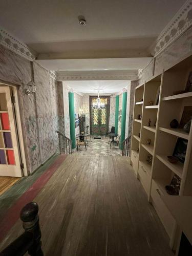 Liberty art apartment