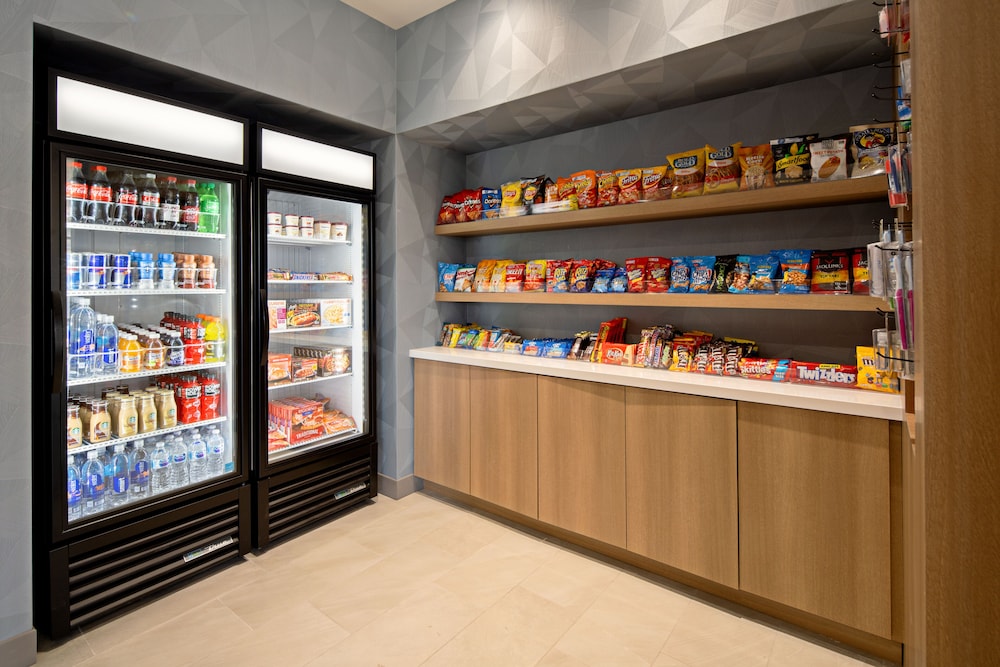 Holiday Inn Express & Suites Valencia Santa Clarita by IHG - photo 27