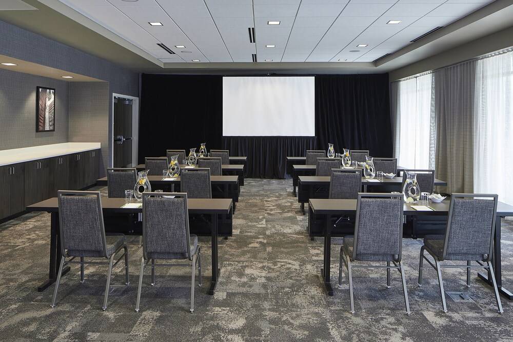 Courtyard by Marriott Minneapolis West - photo 32
