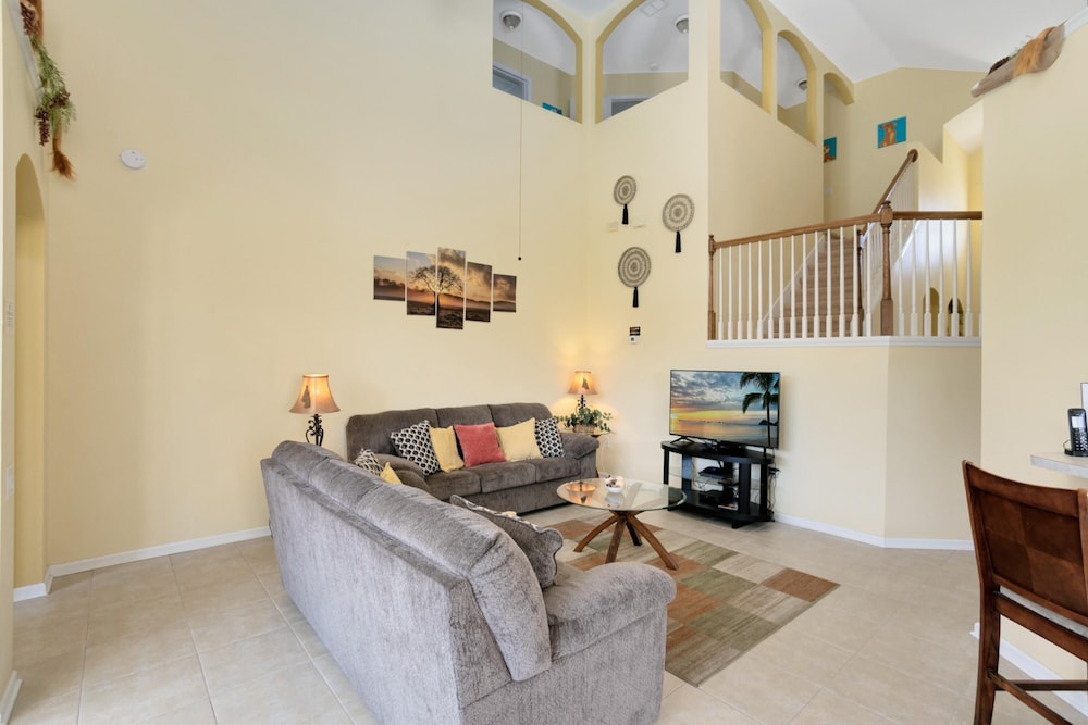 Fantastic Resort 5BR House South Facing Pool Spa - photo 7