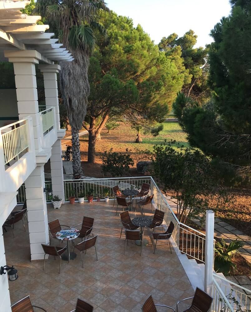 Amalia Hotel — Unknown City — photo 3