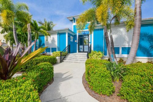 Changes in Latitude 403 — Bradenton — photo 3