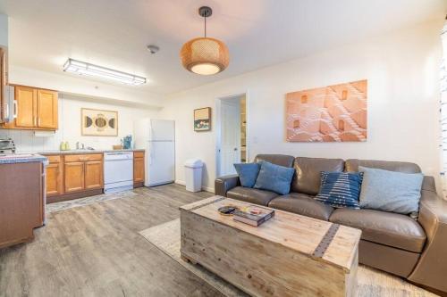 Midtown Modern Stylish 2BR Lodging in Reno — 4-Star Luxury Hotel in Reno, United States