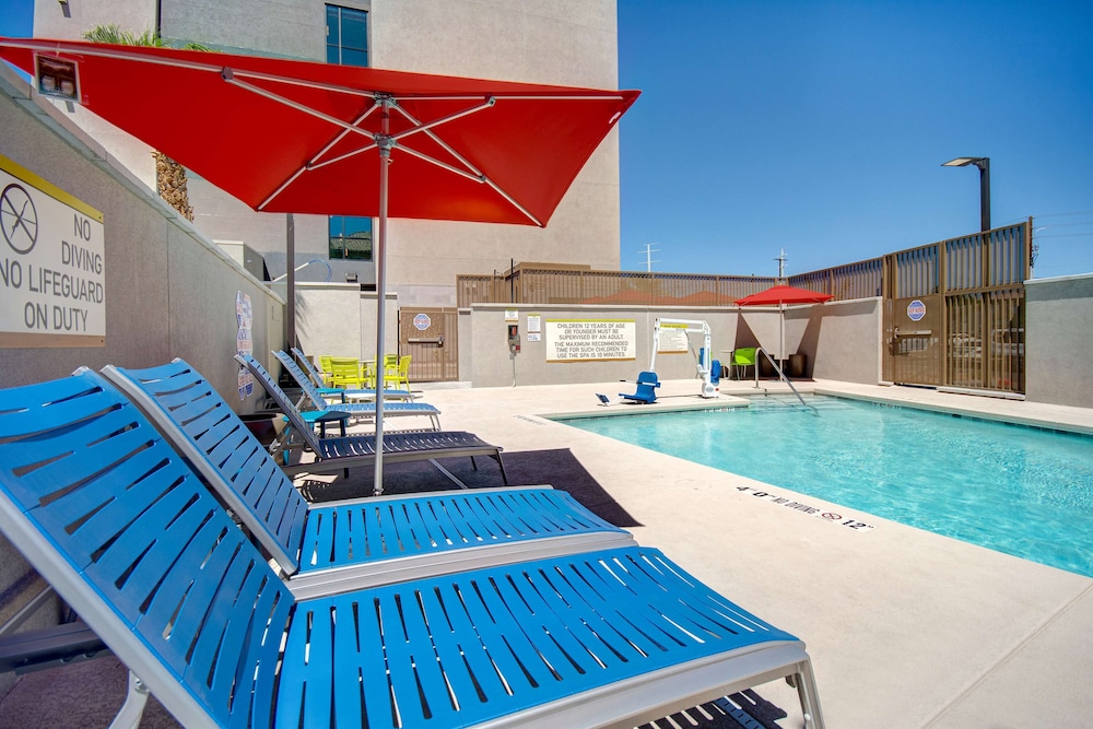 Home2 Suites by Hilton Las Vegas North - photo 33