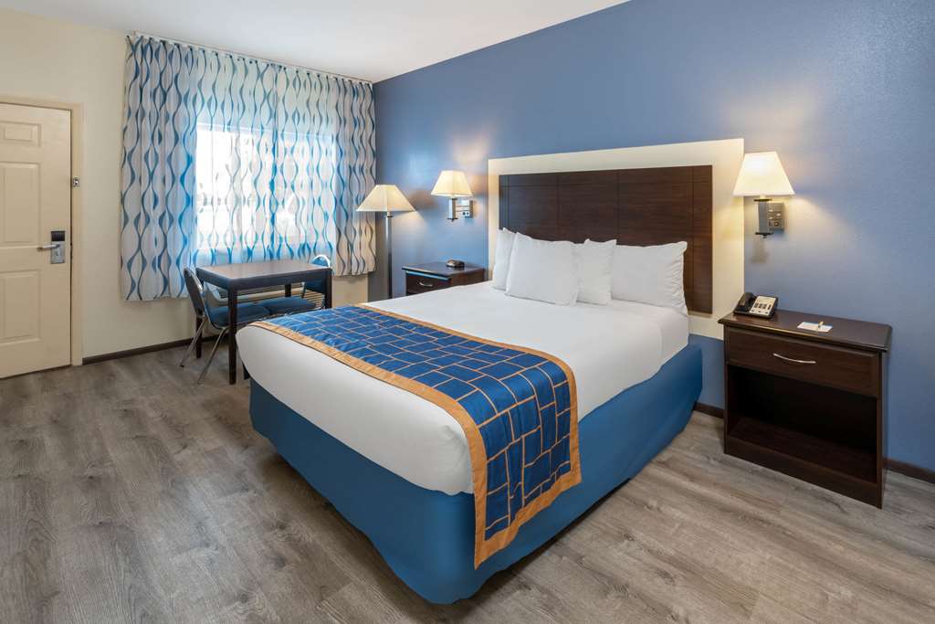 Days Inn by Wyndham Grants - photo 5