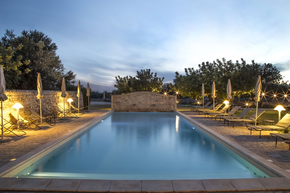 Agriturismo Masseria Cianciò — 4-Star Luxury Hotel in Modica, Italy
