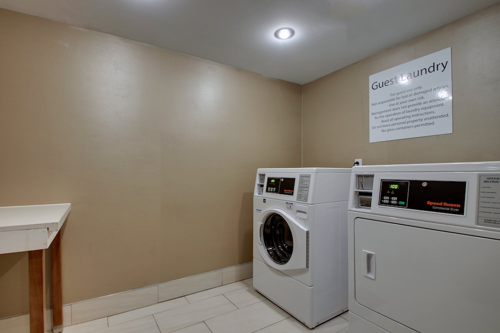 Holiday Inn Express & Suites Wapakoneta by IHG - photo 59