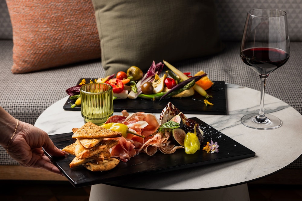 Kimpton Hotel Palomar Phoenix Cityscape by IHG - photo 97