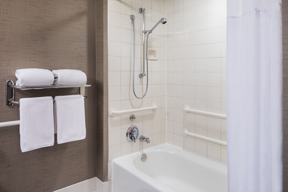 Hyatt Place Chicago Medical University District - photo 16
