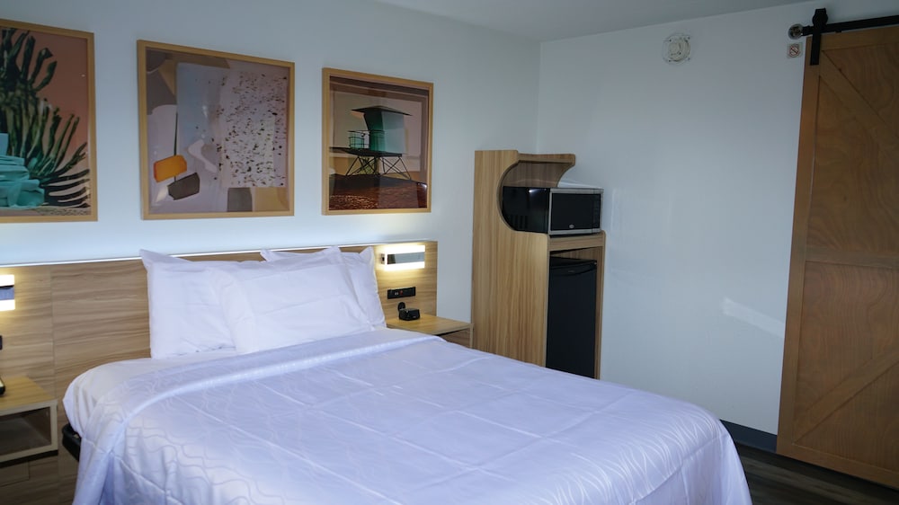 Waterfront Inn PHL Airport - photo 9