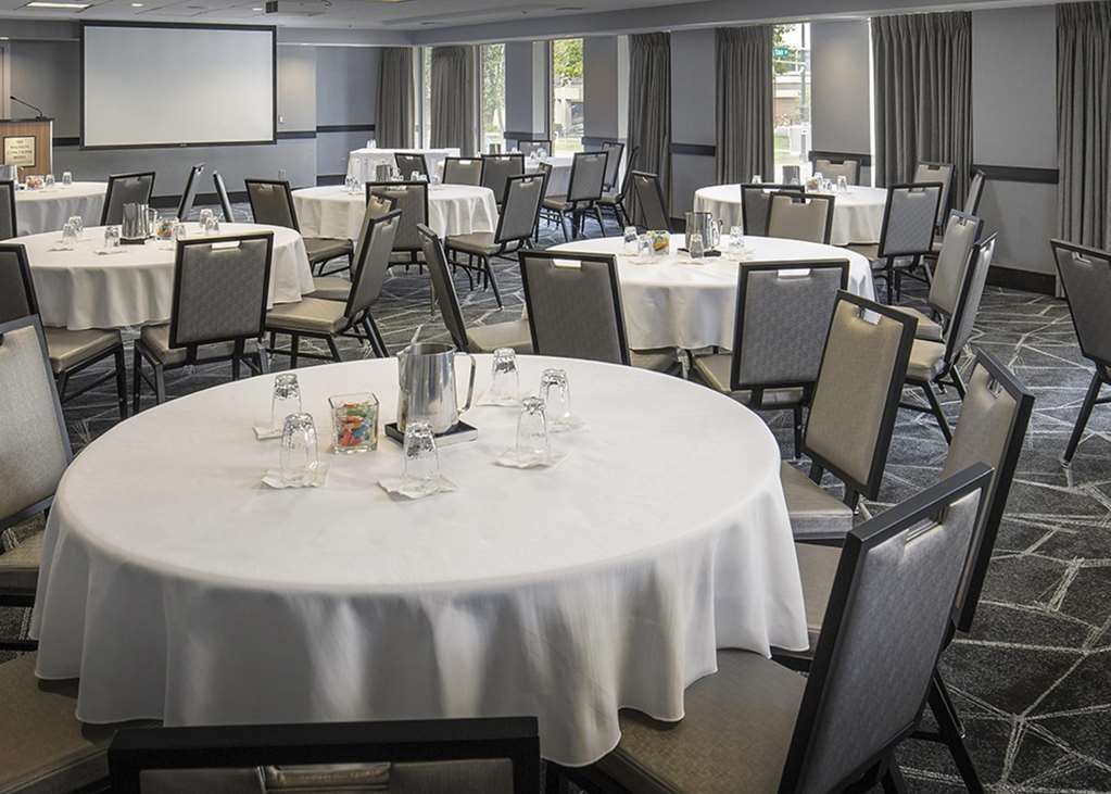 The Madison Concourse Hotel and Governor's Club - photo 4