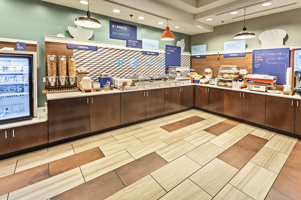Holiday Inn Express Hotel & Suites a Lake Zurich Barrington by IHG - photo 20