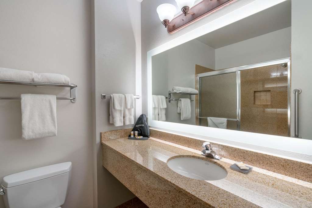 La Quinta Inn & Suites by Wyndham Rifle - photo 16