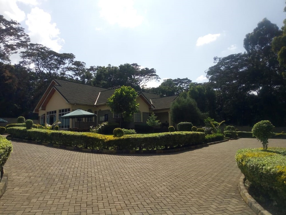 Forest Breeze Gardens - last minute hotel in Nairobi