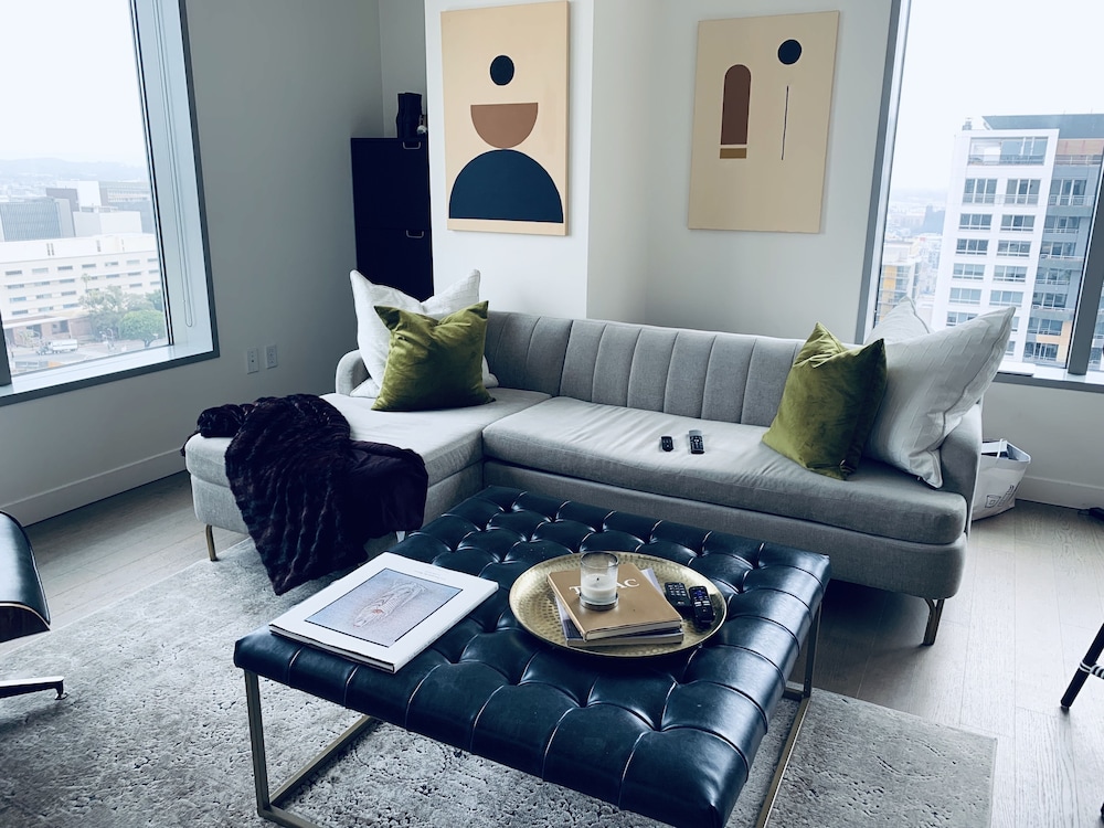 New Lyfe Finest Luxury Apartment — 4-Star Luxury Hotel in Los Angeles, United States