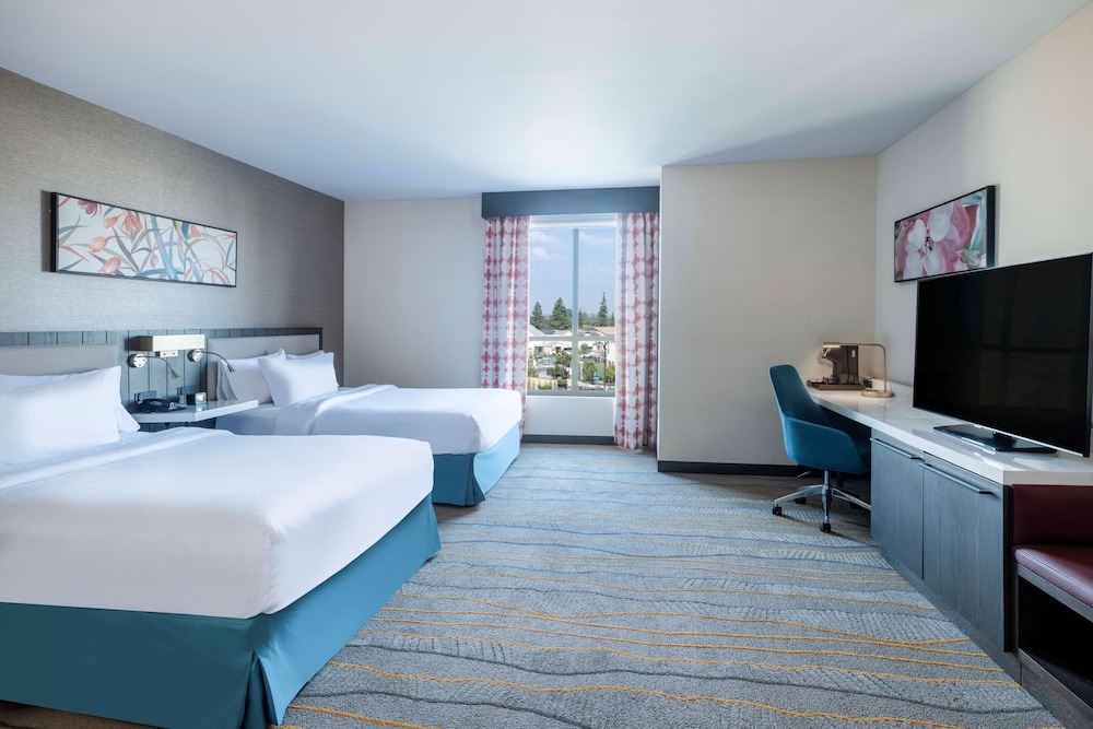 Hilton Garden Inn Pomona Chino - photo 12