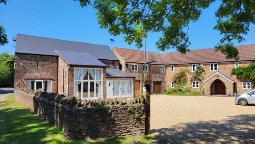 Pear Tree Barns — 4-Star Luxury Hotel in Bristol, United Kingdom