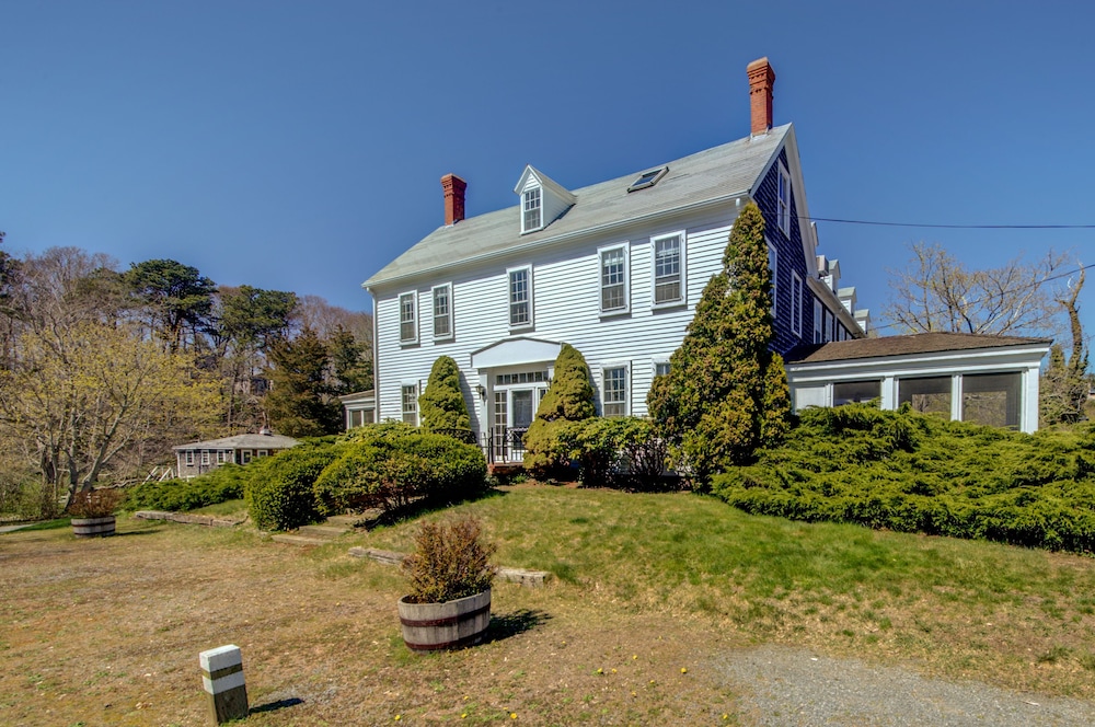 Copper Swan — hotel in Wellfleet