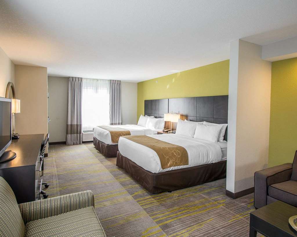 Comfort Suites Miami Airport North - photo 28