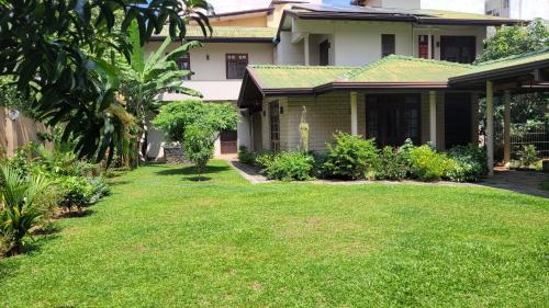 Spacious and Serene Family Home in Colombo — 4-Star Luxury Hotel in Colombo, Sri Lanka