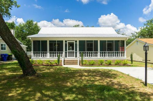 Nanas Nest by Oak Island Accommodations - featured photo