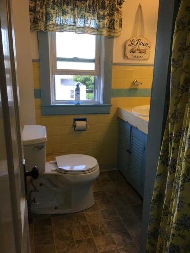 Claddagh Motel & Suites - photo 100