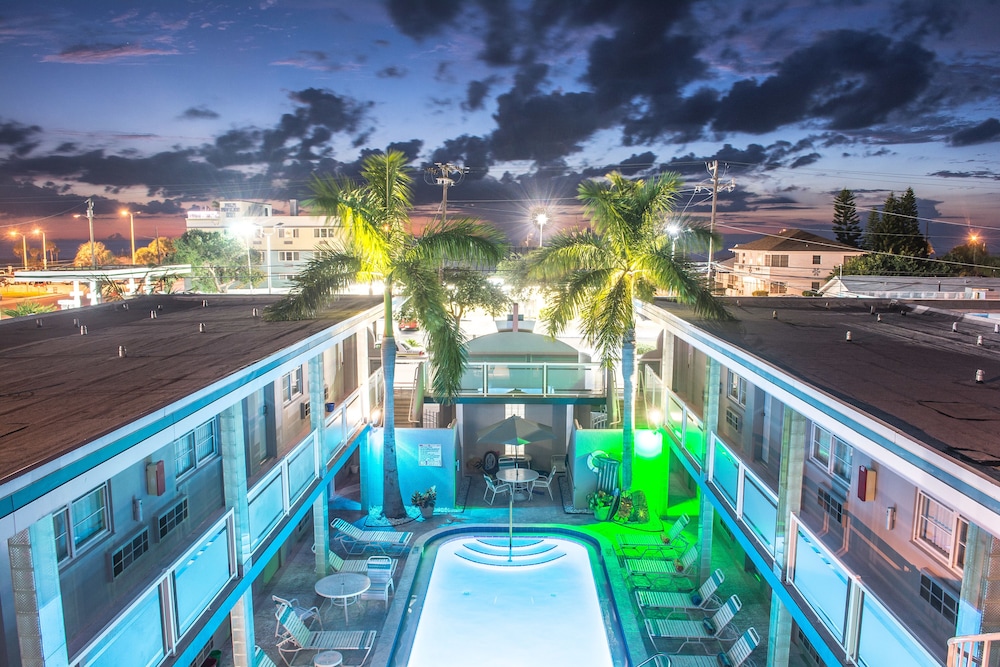 Camelot Beach Suites - photo 21