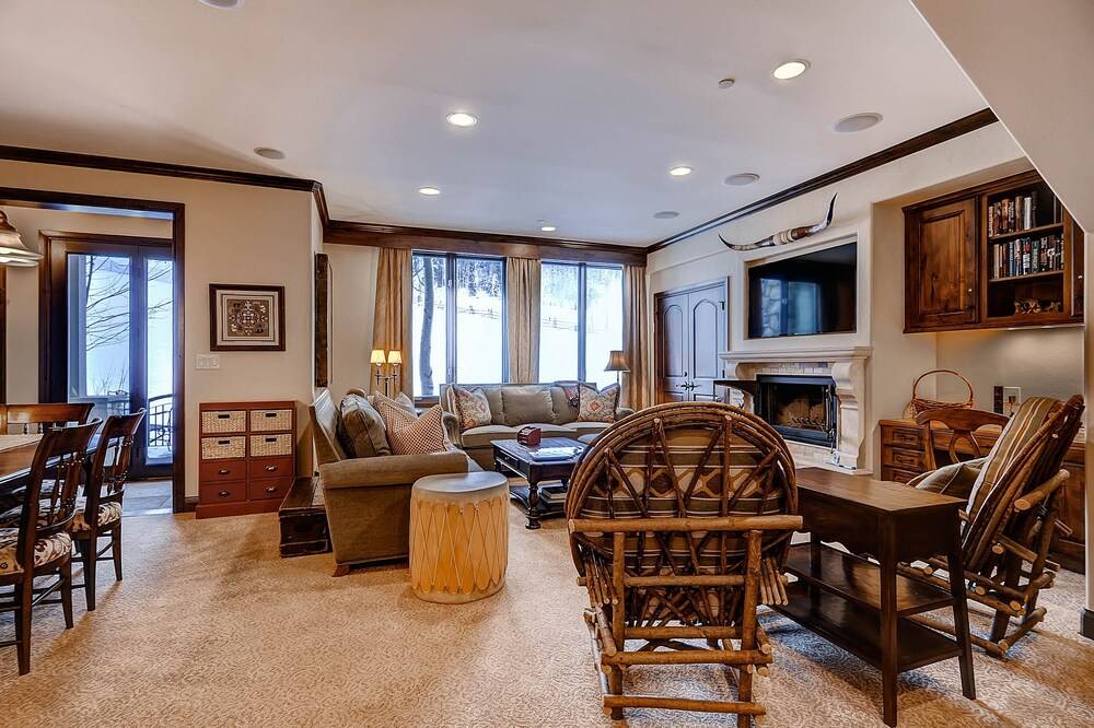 Highlands Slopeside by East West Hospitality - photo 241