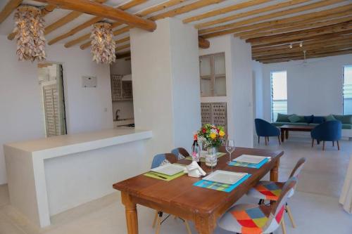 Ahadi Beachfront by YourHost 2 bedroom Kilifi — 4-Star Luxury Hotel in Mombasa, Kenya