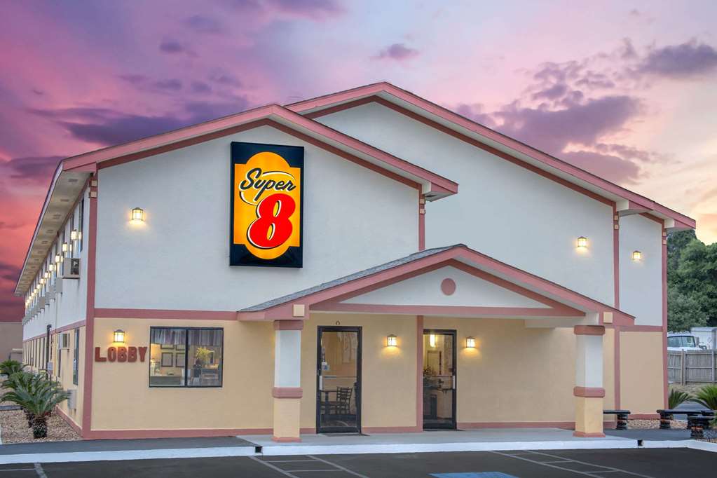 Super 8 by Wyndham Douglas — hotel in Douglas