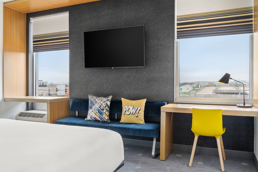 Aloft Chicago O'Hare - photo 6