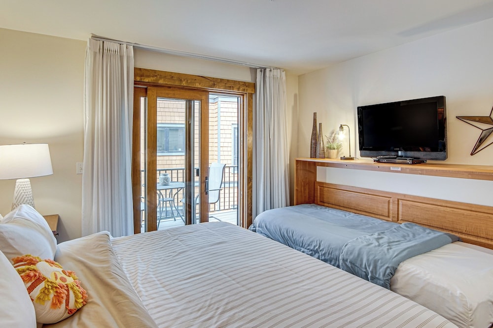 Suncadia Resort Condo with Seasonal Pool Access - photo 12