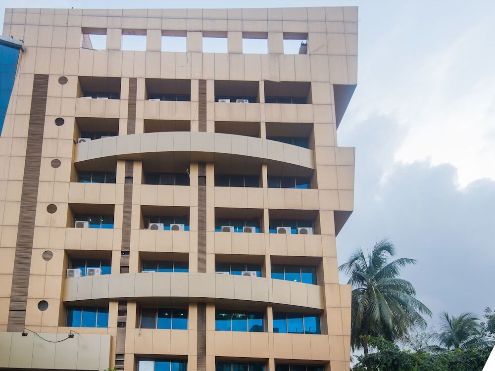 Oyo 15717 Rk Residency