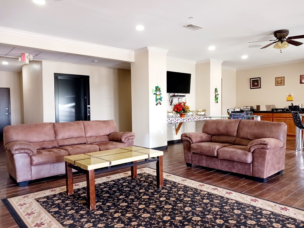 Yorktown Inn And Suites - photo 4