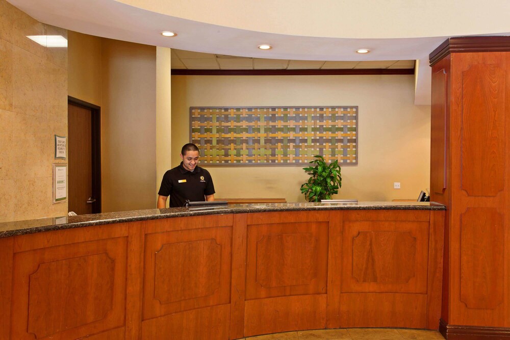 Hilton Garden Inn LAX Los Angeles Airport - photo 3