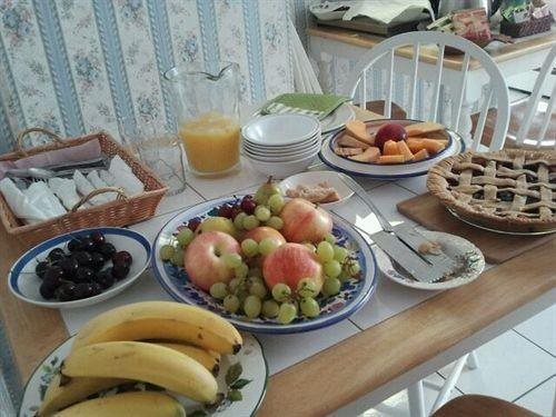 The Henry Collins Inn in Newport, United States