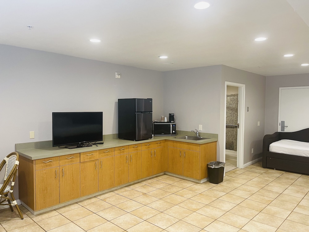 Morro Shores Inn And Suites - photo 22