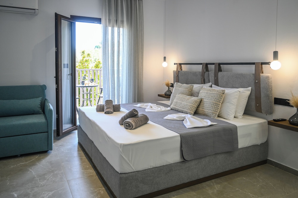 Giabeos - carbon neutral hotel in Skiathos