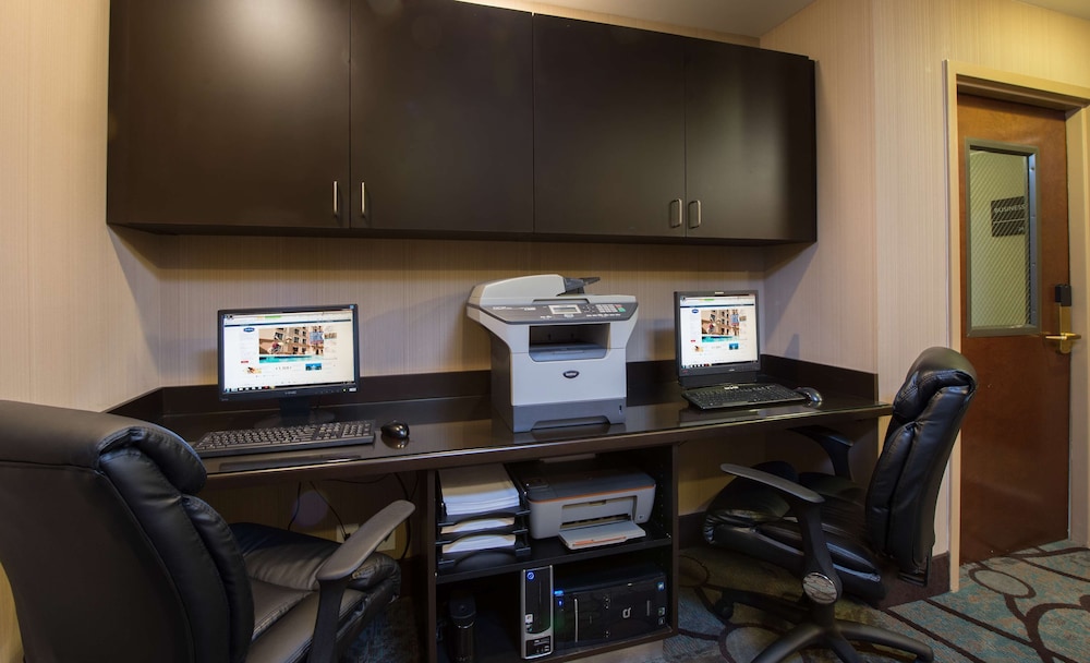 Hampton Inn Cornelia - photo 25