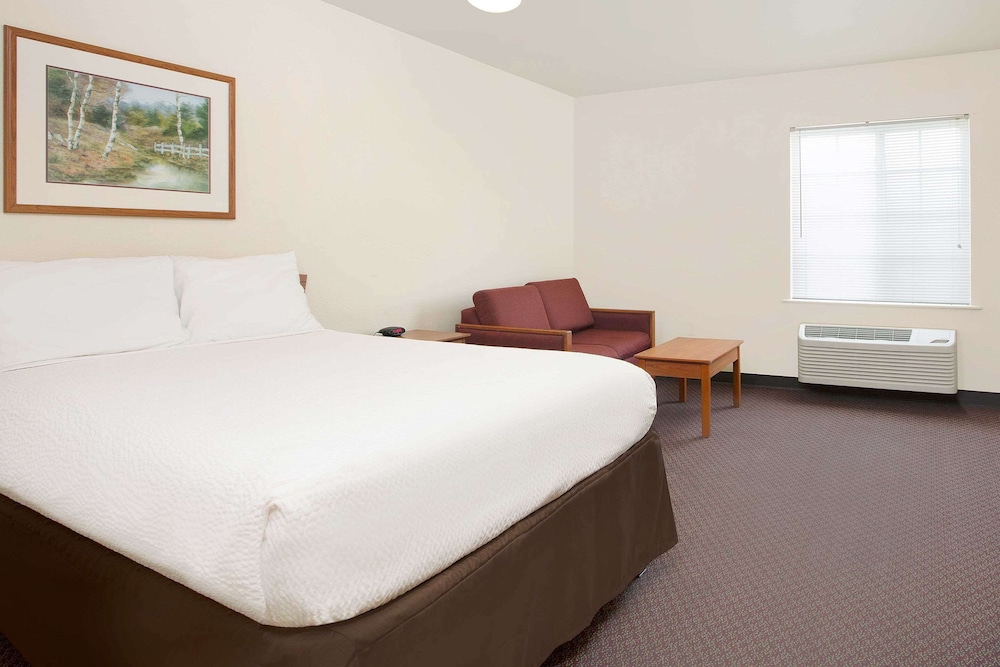 WoodSpring Suites Fort Worth Fossil Creek - photo 13