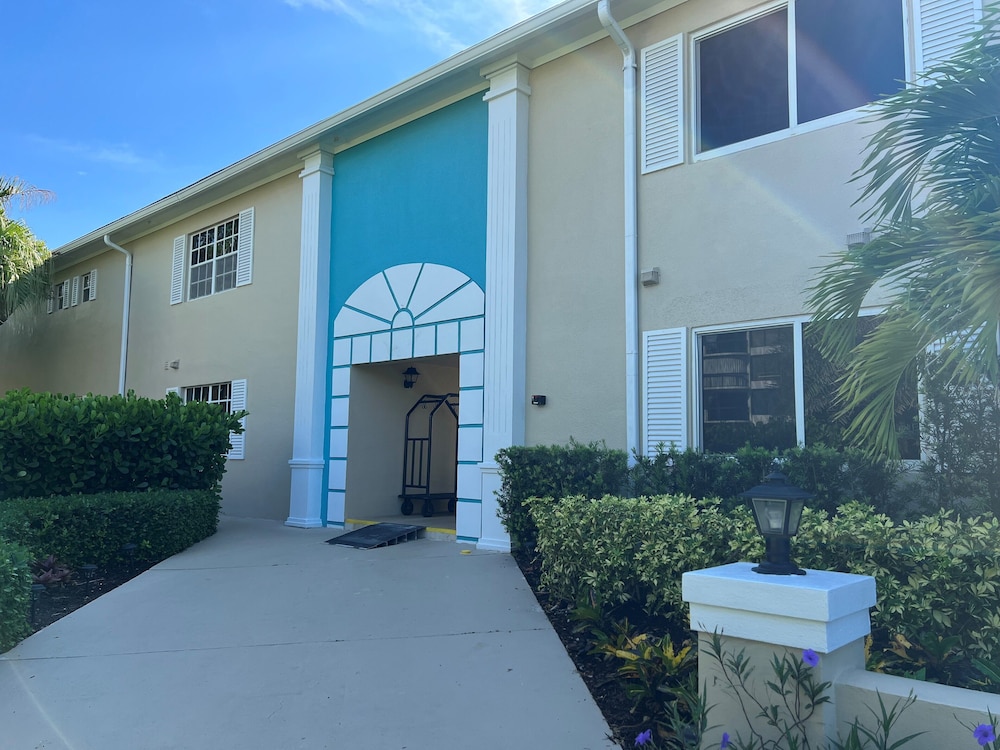 Gulfstream Manor - photo 24