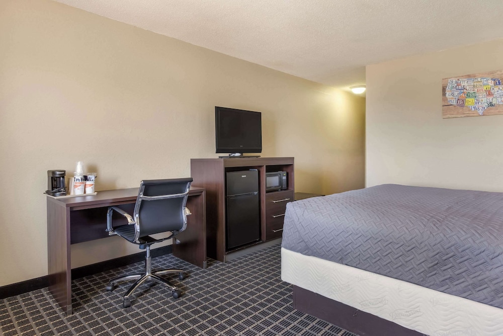Motel6 Concordia MO - photo 14