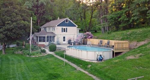 Creekside Farmstead Hot Tub with Brand New Pool and BBQ in Auburn, United States