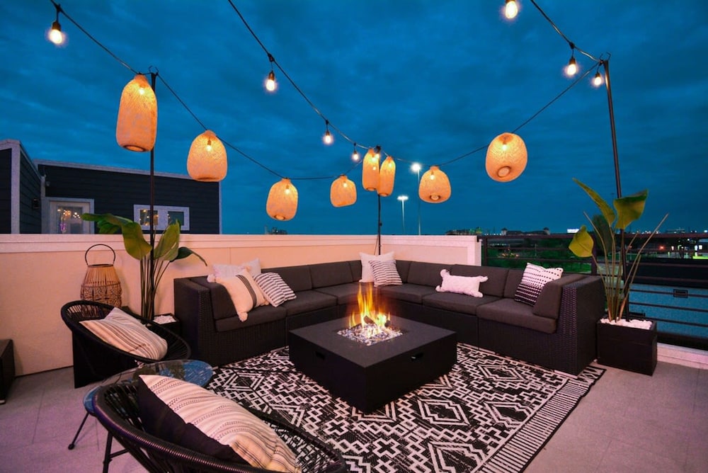 Paradise Palace Best Rooftop in HTX w Hot Tub - photo 48