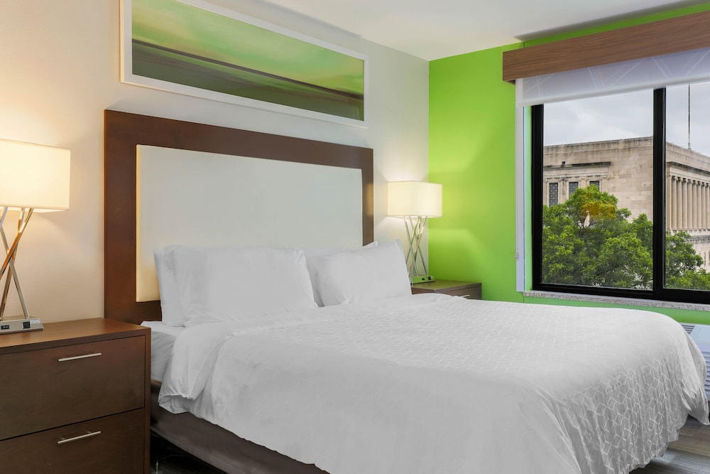 Holiday Inn Express & Suites Fort Worth Downtown by IHG - photo 11