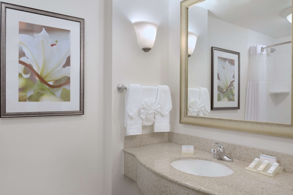 Hilton Garden Inn Worcester - photo 18