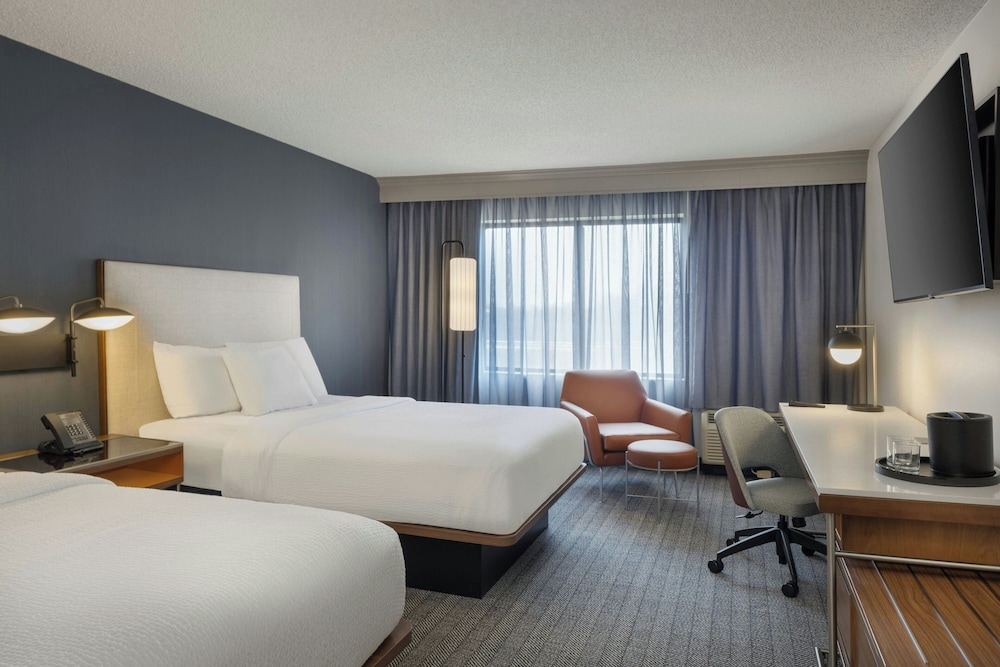 Courtyard by Marriott Springfield Airport - photo 12
