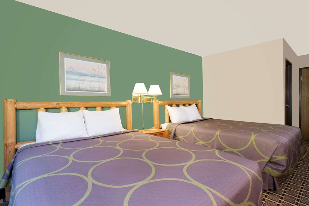 Super 8 by Wyndham Cloquet - photo 13