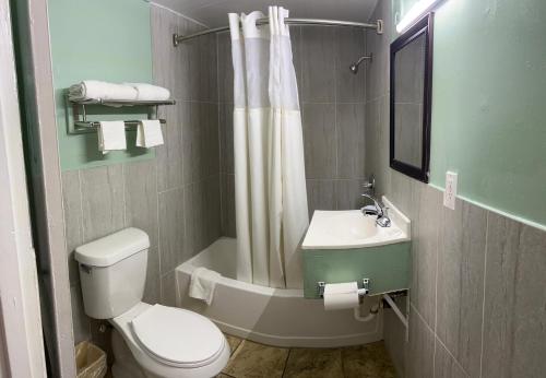Town & Country Motel - photo 15