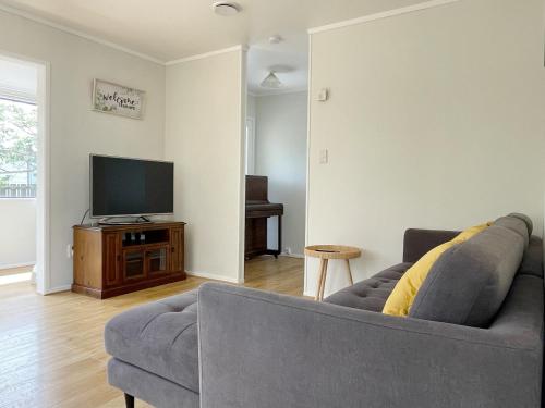 3 bedroom family home Close to the Base — 4-Star Luxury Hotel in Hamilton, New Zealand